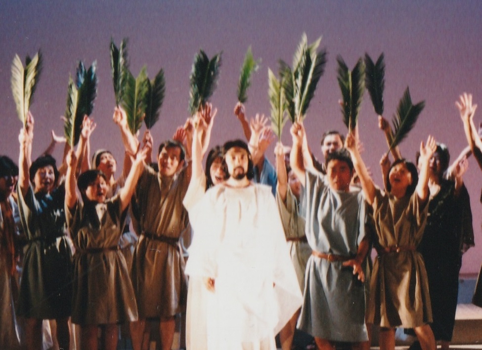 写真　「愛はてしなく」でキリストのエルサレム入場の場面